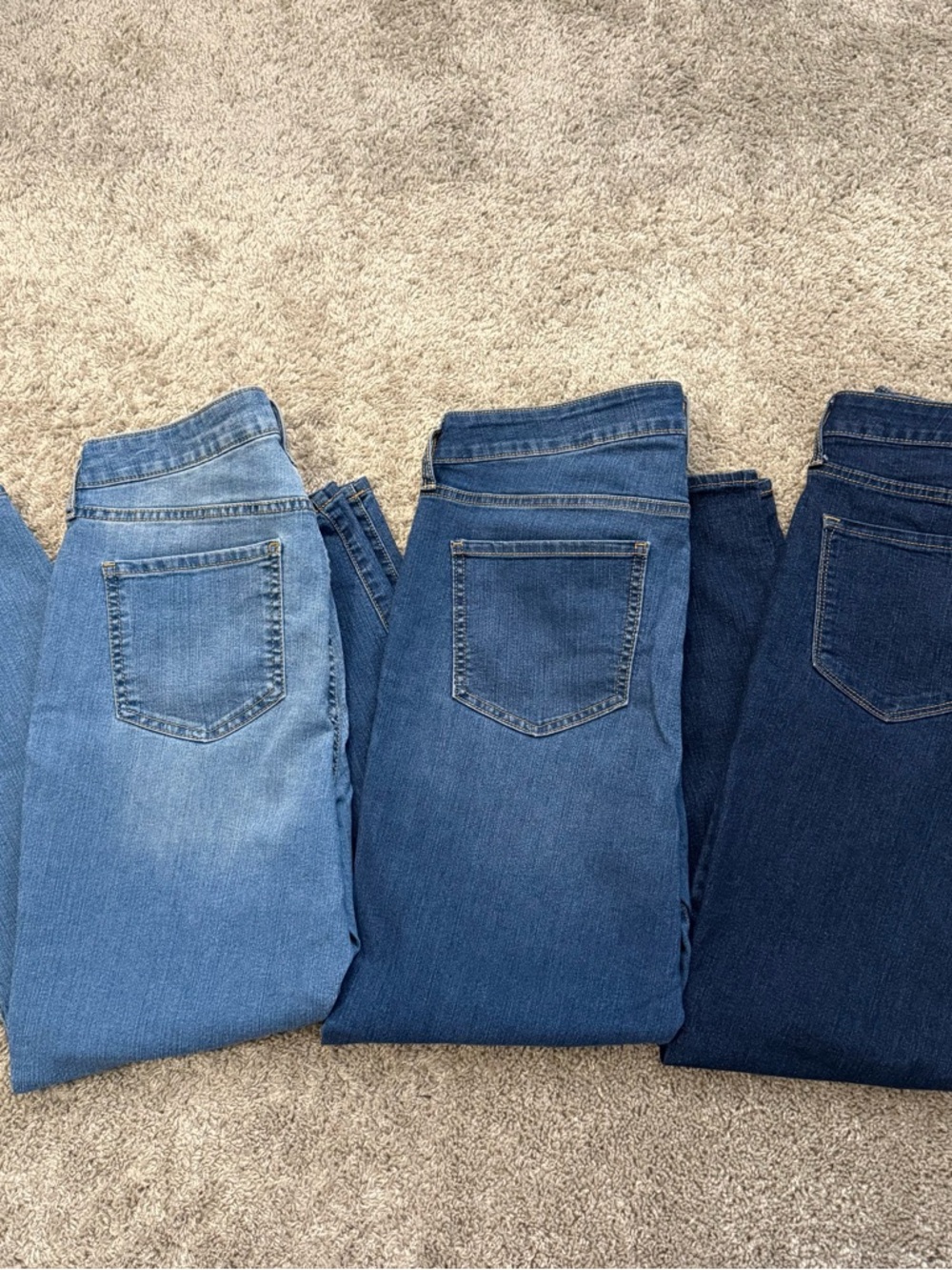 Old Navy • Skinny Jeans - Picture 9 of 9